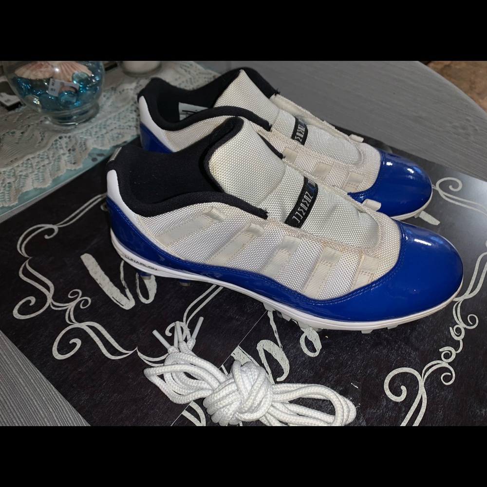 Jordan 11 retro low cleats